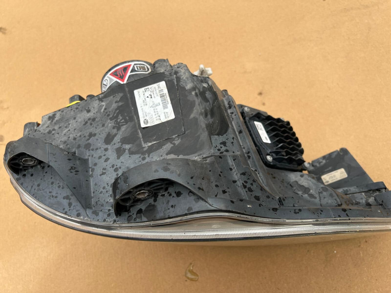 DAF XF106 - المصابيح الأمامية: صورة 2 DAF XF106 - المصابيح الأمامية: صورة 2