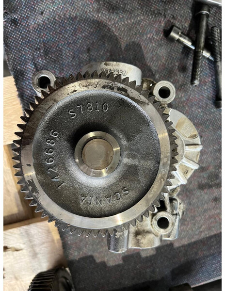 Scania 2092332 - مضخة زيت: صورة 1 Scania 2092332 - مضخة زيت: صورة 1