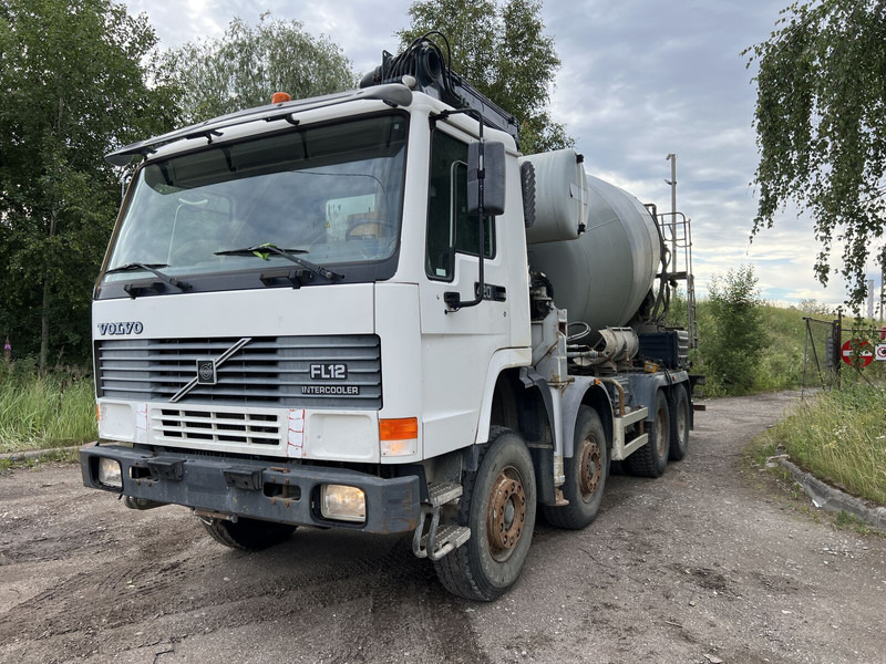 Volvo FL12 - مضخة خرسانة ثابتة: صورة 1 Volvo FL12 - مضخة خرسانة ثابتة: صورة 1