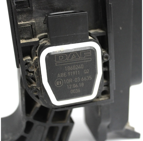 DAF XF106 Gaspedaal 1860240 - النظام الكهربائي - شاحنة: صورة 2 DAF XF106 Gaspedaal 1860240 - النظام الكهربائي - شاحنة: صورة 2