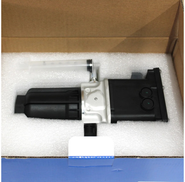 Mercedes-Benz Actros AdBlue Pomp A 000 140 79 78 Nieuw - نظام الوقود - شاحنة: صورة 4 Mercedes-Benz Actros AdBlue Pomp A 000 140 79 78 Nieuw - نظام الوقود - شاحنة: صورة 4