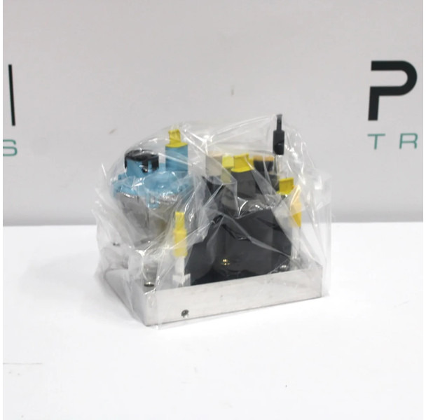 Volvo FH/FM AdBlue Pomp 21679299 | 7421892627 | 23387854 Nieuw - نظام الوقود - شاحنة: صورة 2 Volvo FH/FM AdBlue Pomp 21679299 | 7421892627 | 23387854 Nieuw - نظام الوقود - شاحنة: صورة 2