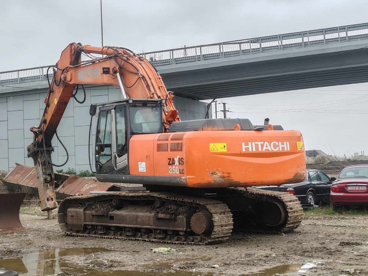 Hitachi ZX350LC-3 - حفار زاحف: صورة 5 Hitachi ZX350LC-3 - حفار زاحف: صورة 5