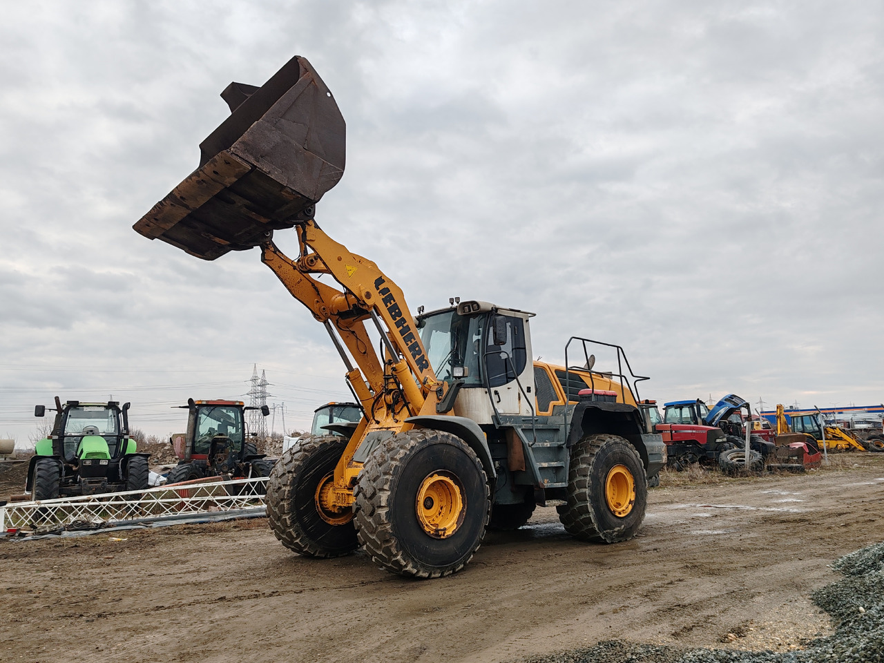 Liebherr L576 2plus2 - اللودر بعجل: صورة 1 Liebherr L576 2plus2 - اللودر بعجل: صورة 1