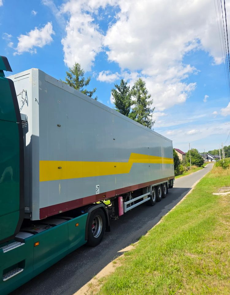 Stas S3-SZ334V - نصف مقطورة ذات أرضية سير: صورة 1 Stas S3-SZ334V - نصف مقطورة ذات أرضية سير: صورة 1