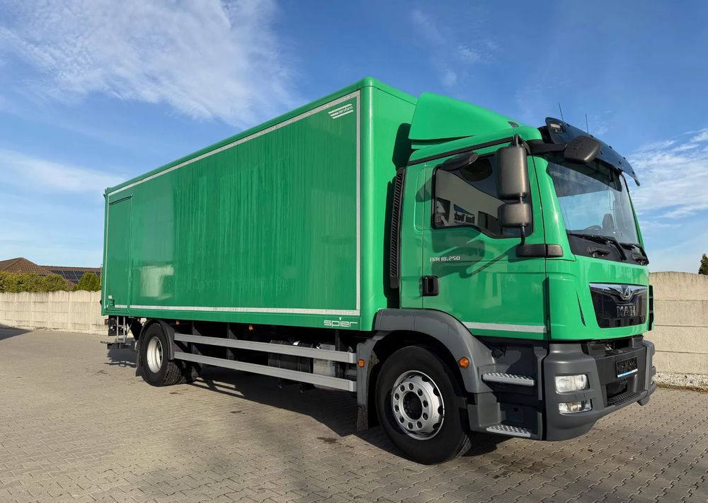 MAN TGM 18.250 Ładownośc 9800 kg - شاحنة صندوقية: صورة 5 MAN TGM 18.250 Ładownośc 9800 kg - شاحنة صندوقية: صورة 5