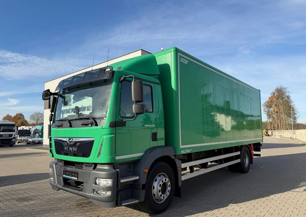 MAN TGM 18.250 Ładownośc 9800 kg - شاحنة صندوقية: صورة 2 MAN TGM 18.250 Ładownośc 9800 kg - شاحنة صندوقية: صورة 2