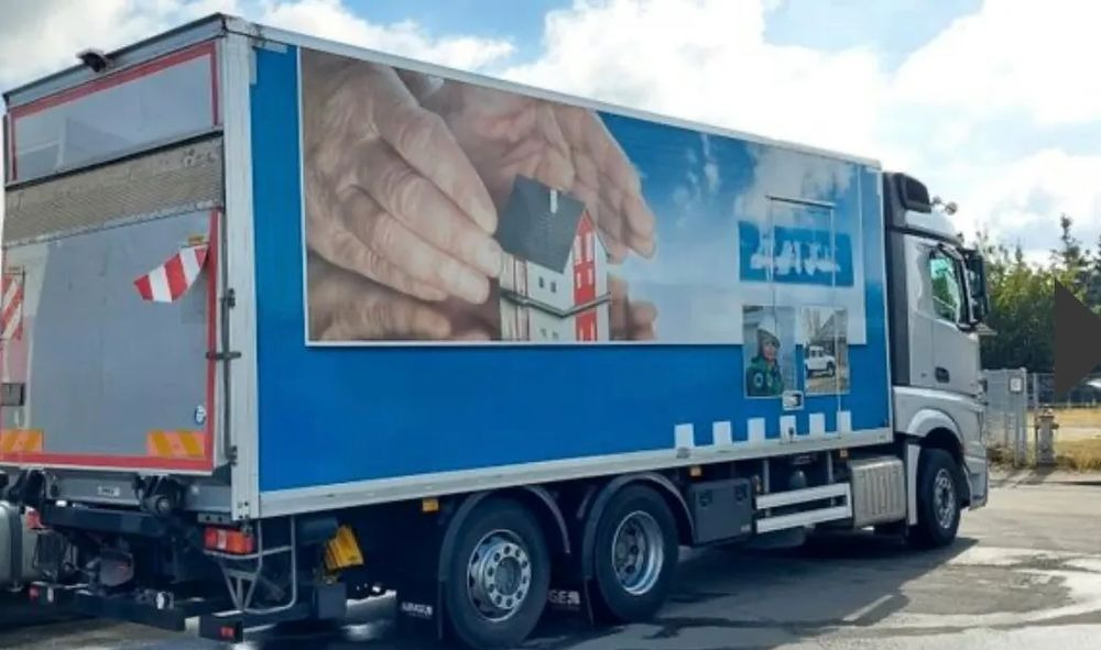Mercedes-Benz ACTROS 2542 - شاحنة صندوقية: صورة 2 Mercedes-Benz ACTROS 2542 - شاحنة صندوقية: صورة 2