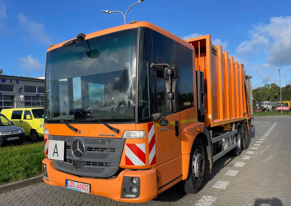 Mercedes-Benz MB ECONIC 1835 ŚMIECIARKA ZOLLER MEDIUM X2 - شاحنة قمامة: صورة 1 Mercedes-Benz MB ECONIC 1835 ŚMIECIARKA ZOLLER MEDIUM X2 - شاحنة قمامة: صورة 1