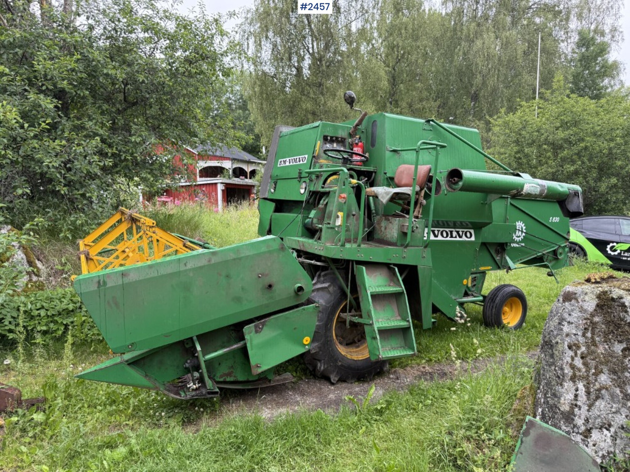 Combine harvester Volvo BM S830 with 2 cutting tables - حصادة: صورة 2 Combine harvester Volvo BM S830 with 2 cutting tables - حصادة: صورة 2