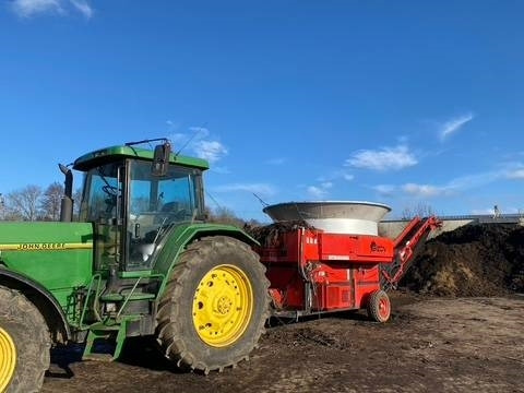 Bizon B-1030 Kompost Schredder Biomasse Mist Compost shr - جهاز إعداد التبن: صورة 2 Bizon B-1030 Kompost Schredder Biomasse Mist Compost shr - جهاز إعداد التبن: صورة 2