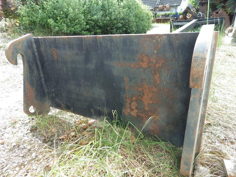 Silokamm Kornschieber Verlängerung an Volvo L30 / Cat 906 908 - معدات تخزين حبوب: صورة 2 Silokamm Kornschieber Verlängerung an Volvo L30 / Cat 906 908 - معدات تخزين حبوب: صورة 2