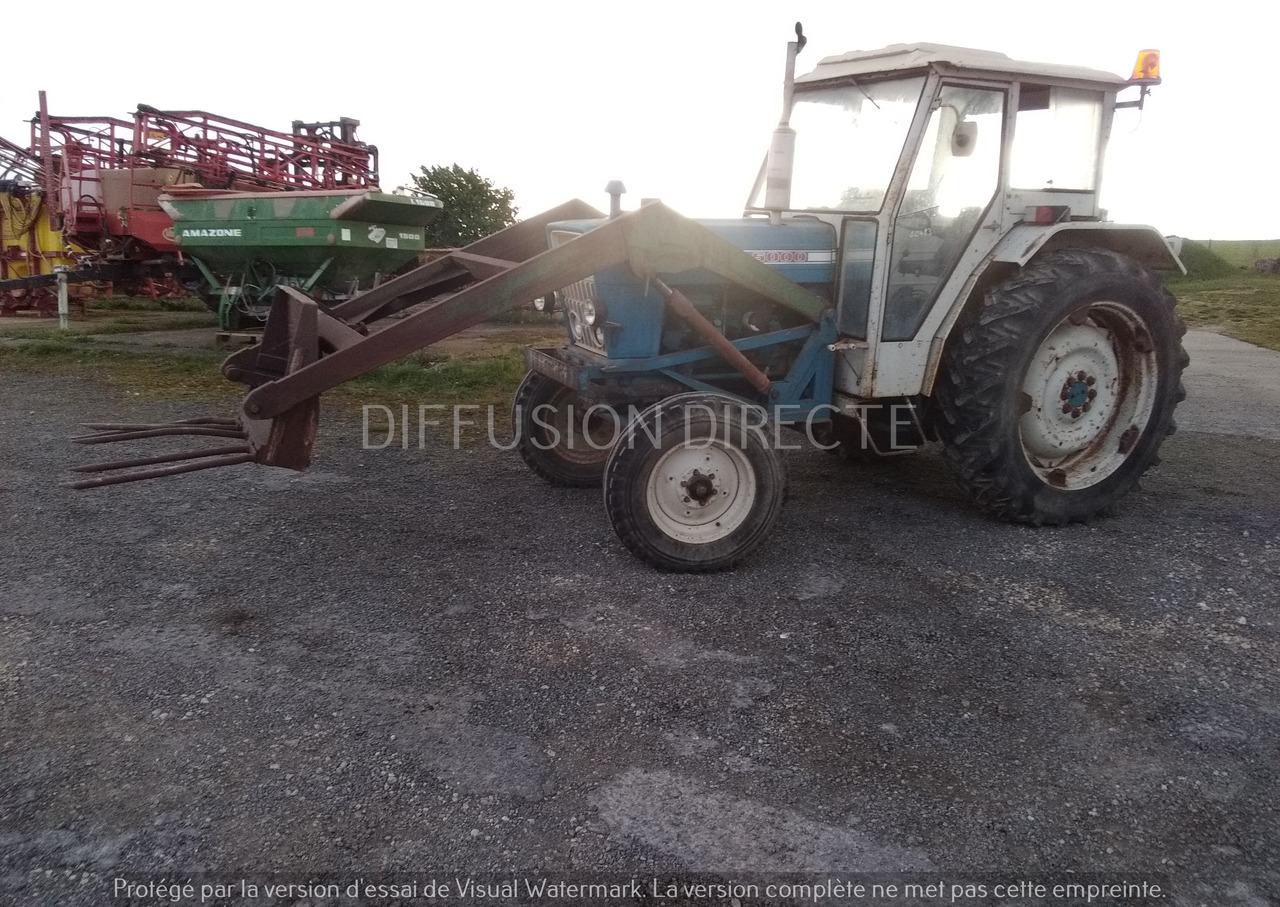 FORD TRACTEUR AGRICOLE 5000 SUPER MAJOR - جرار: صورة 3 FORD TRACTEUR AGRICOLE 5000 SUPER MAJOR - جرار: صورة 3