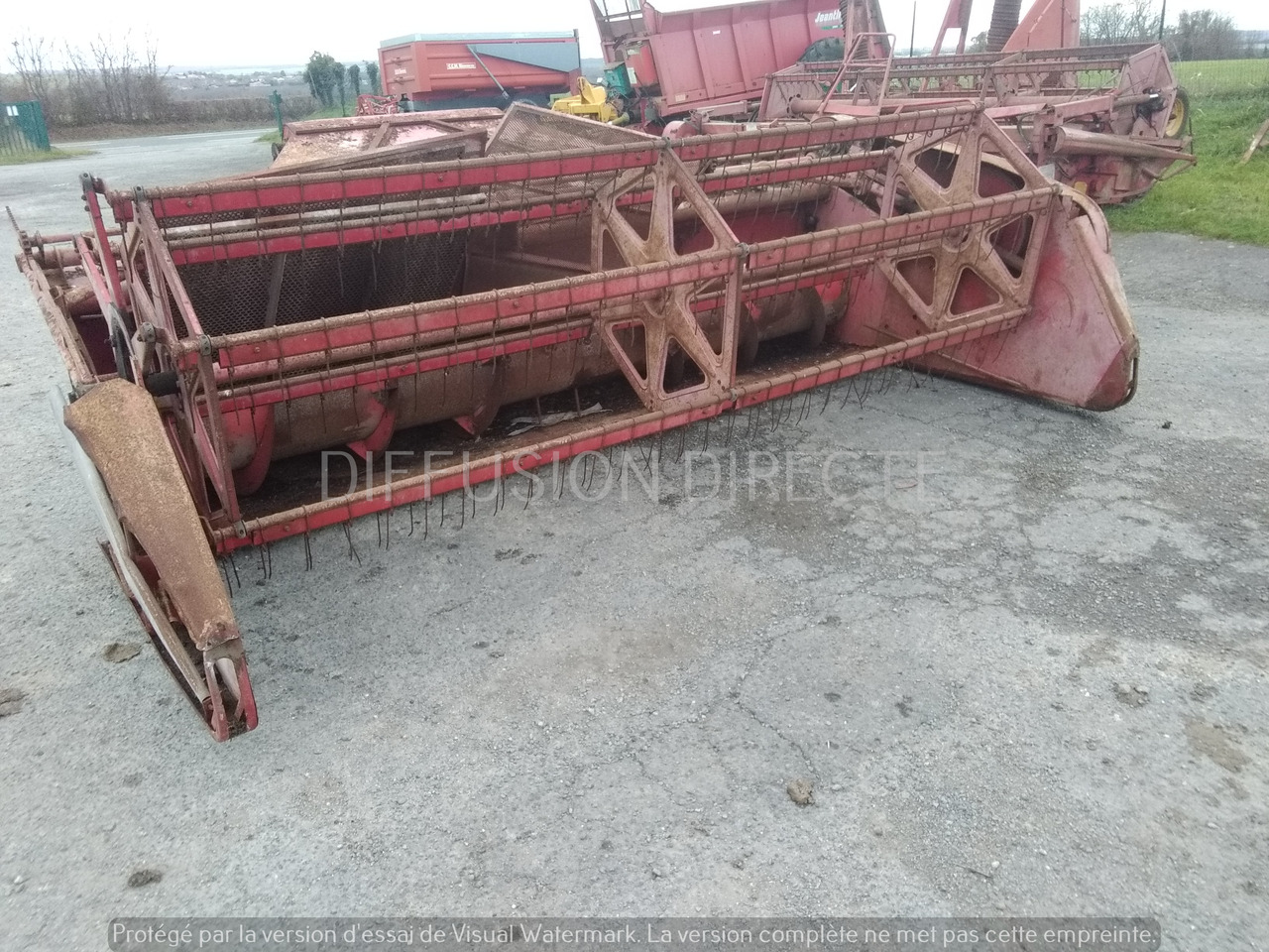 MASSEY FERGUSON MOISSONNEUSE BATTEUSE 500 - آلات الحصاد: صورة 5 MASSEY FERGUSON MOISSONNEUSE BATTEUSE 500 - آلات الحصاد: صورة 5