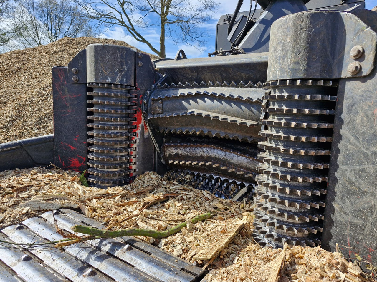 UFKES Greentec 972 Tracked Chipper - قاطعة الأخشاب: صورة 3 UFKES Greentec 972 Tracked Chipper - قاطعة الأخشاب: صورة 3