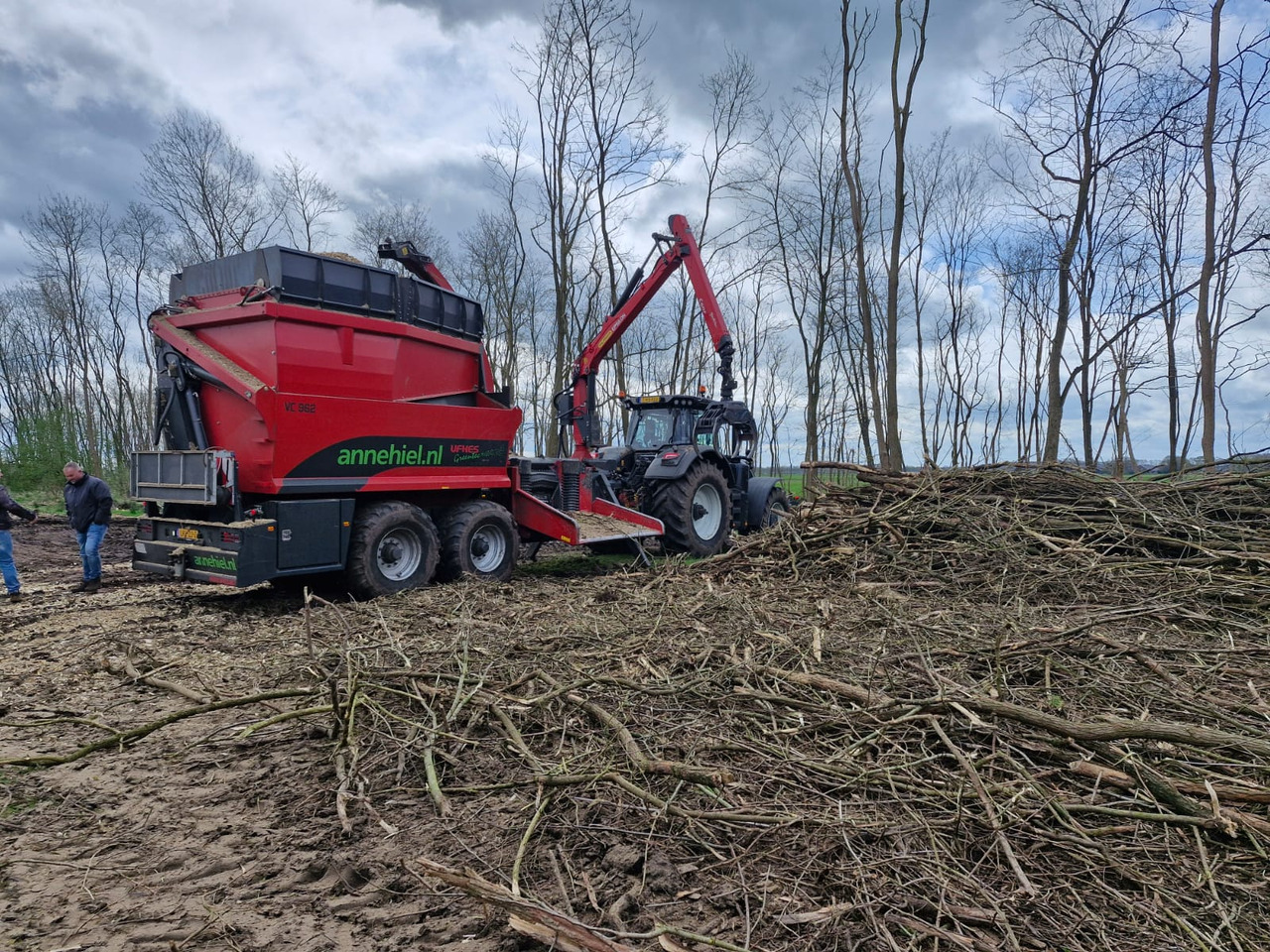 UFKES Greentec 972 Tracked Chipper - قاطعة الأخشاب: صورة 2 UFKES Greentec 972 Tracked Chipper - قاطعة الأخشاب: صورة 2
