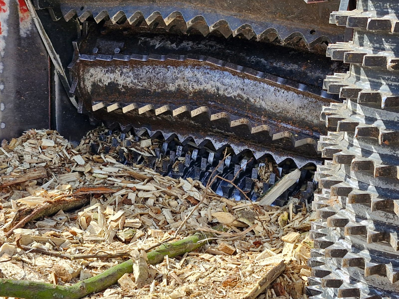 UFKES Greentec 972 Tracked Chipper - قاطعة الأخشاب: صورة 4 UFKES Greentec 972 Tracked Chipper - قاطعة الأخشاب: صورة 4