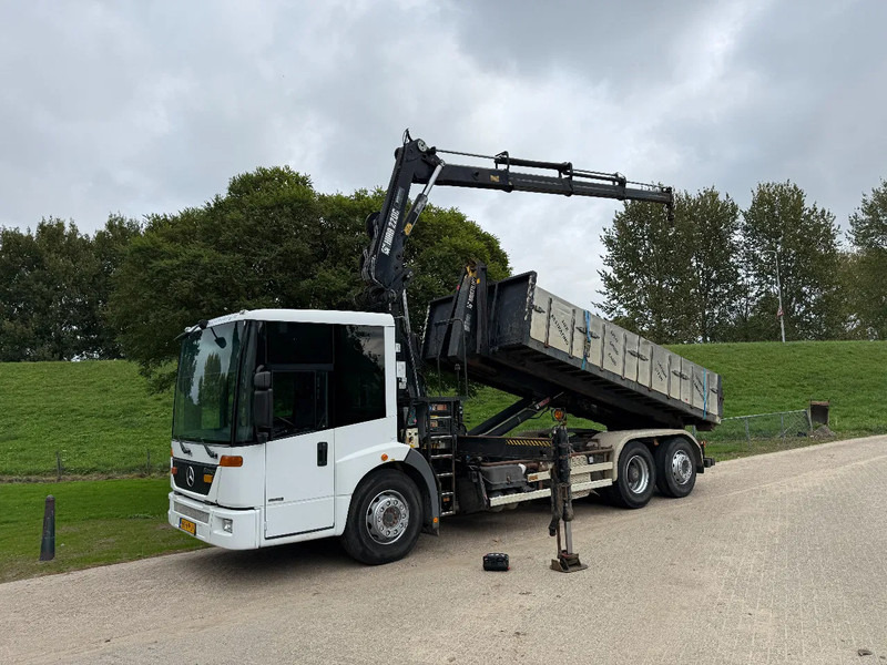 Mercedes-Benz Econic Hiab 220 Hooklift 6x2 - شاحنة كرين: صورة 1 Mercedes-Benz Econic Hiab 220 Hooklift 6x2 - شاحنة كرين: صورة 1