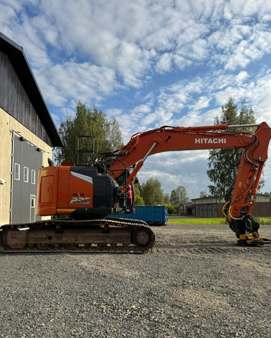 HitachiZX225USLC-7 + Engcon - حفار زاحف: صورة 3 HitachiZX225USLC-7 + Engcon - حفار زاحف: صورة 3