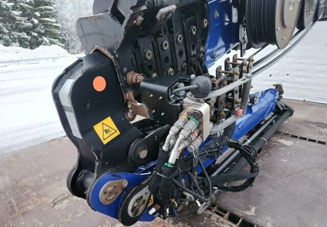 شاحنات مسطحة, شاحنة كرين VolvoFM 420 6x2: صورة 11