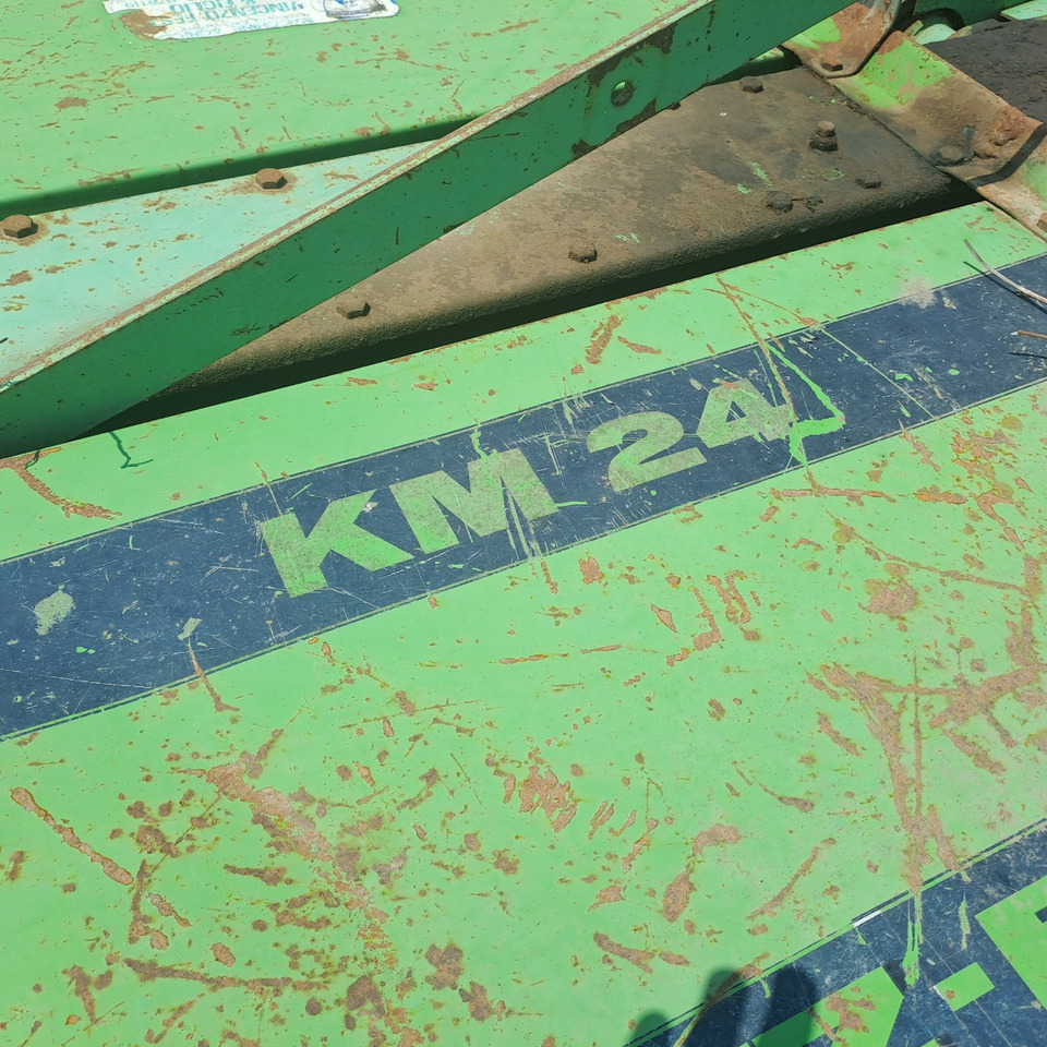 FALCIATRICE DEUTZ-FAHR KM 24 - جزازة العشب: صورة 2 FALCIATRICE DEUTZ-FAHR KM 24 - جزازة العشب: صورة 2