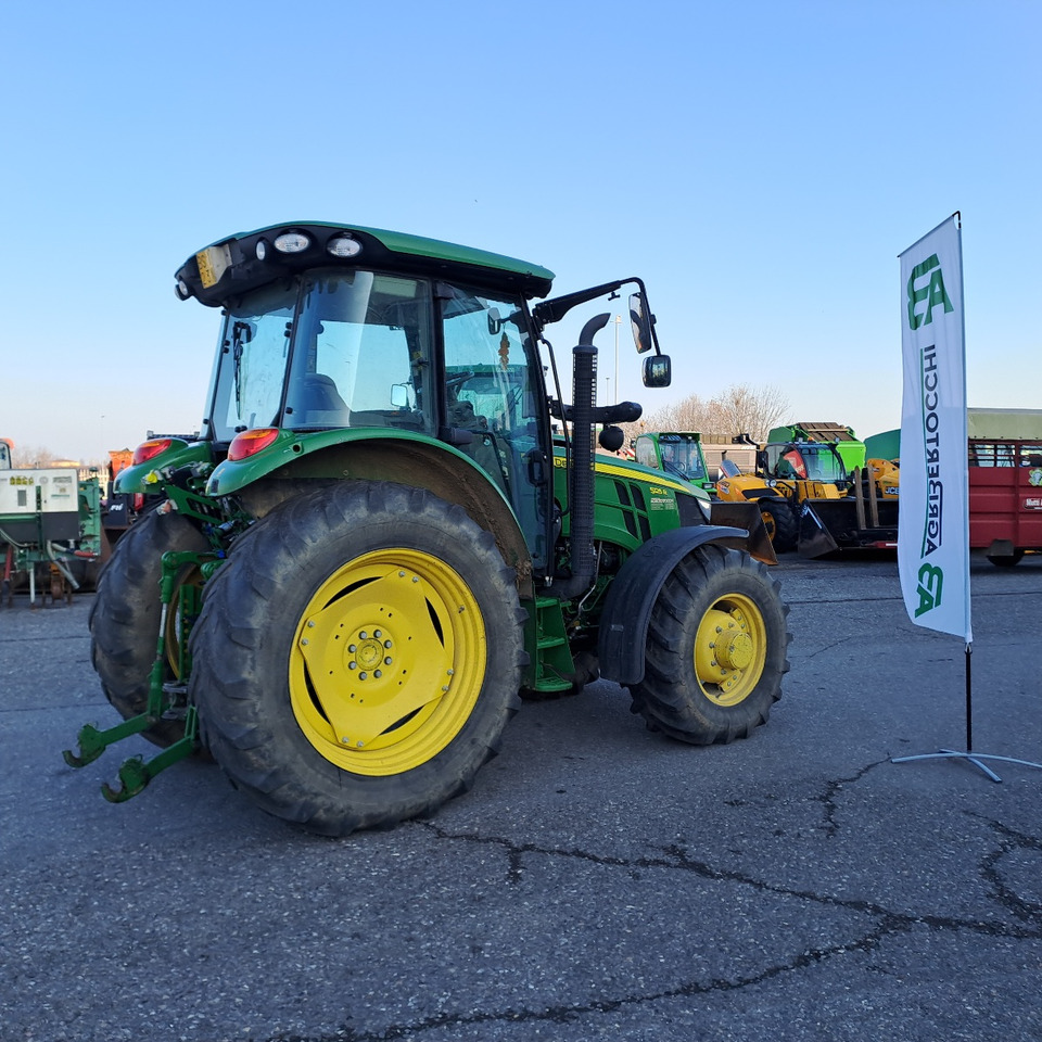 JOHN DEERE 5125R - جرار: صورة 2 JOHN DEERE 5125R - جرار: صورة 2