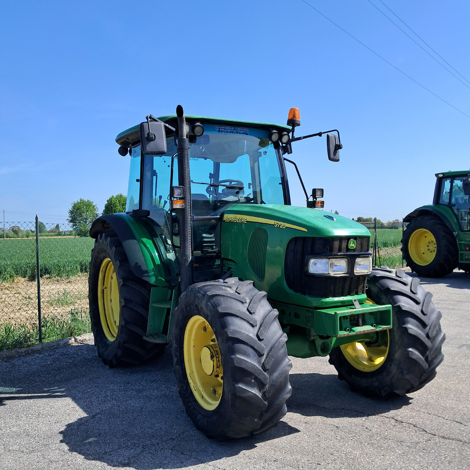 JOHN DEERE 5720 - جرار: صورة 5 JOHN DEERE 5720 - جرار: صورة 5