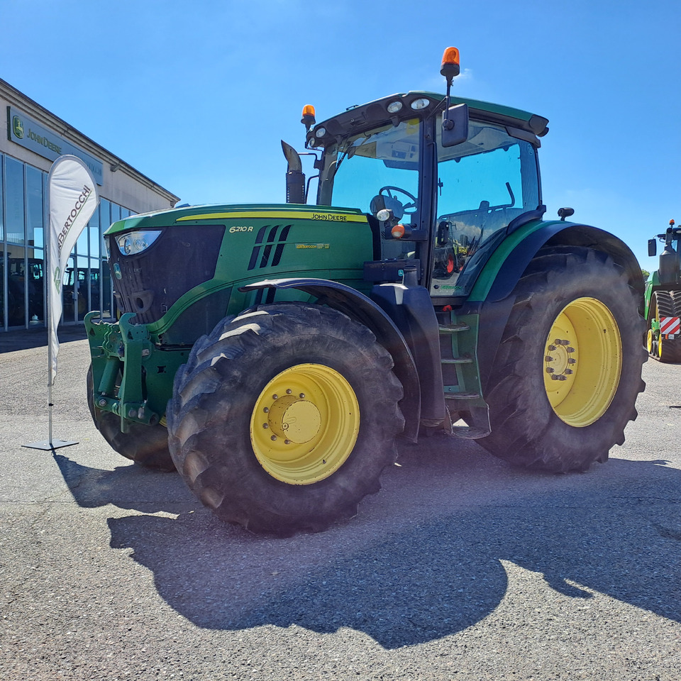 JOHN DEERE 6210R - جرار: صورة 1 JOHN DEERE 6210R - جرار: صورة 1