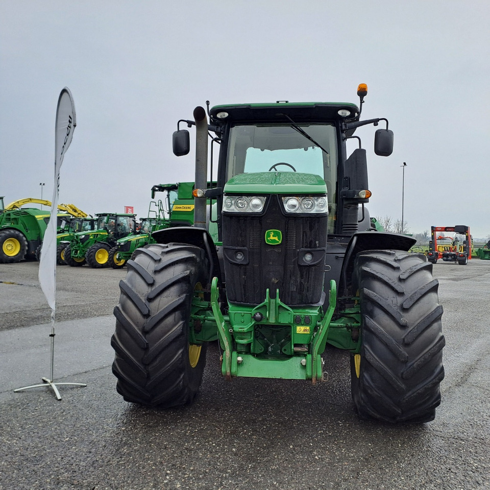 JOHN DEERE 7230R - جرار: صورة 3 JOHN DEERE 7230R - جرار: صورة 3