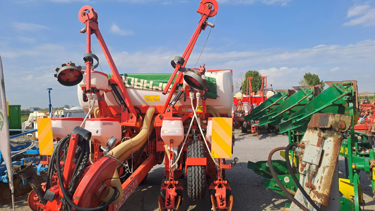 SEMINATRICE DI PRECISIONE GASPARDO RENATA 8 ROWS - آلة البذر الدقيق: صورة 2 SEMINATRICE DI PRECISIONE GASPARDO RENATA 8 ROWS - آلة البذر الدقيق: صورة 2
