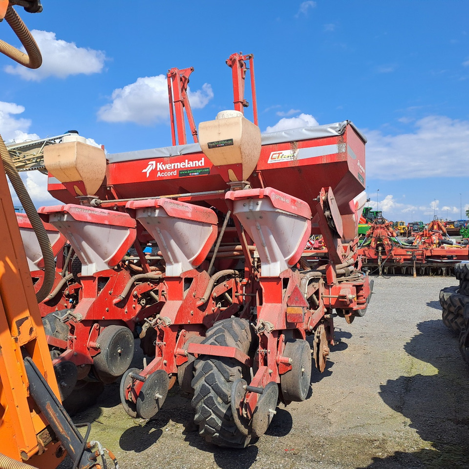 SEMINATRICE KVERNELAND ACCORD OPTIMA HD - آلة البذر الدقيق: صورة 2 SEMINATRICE KVERNELAND ACCORD OPTIMA HD - آلة البذر الدقيق: صورة 2