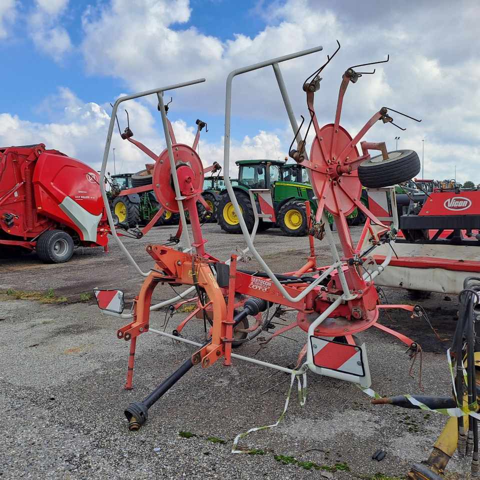 VOLTAFIENO LELY STABILO 600 - نشارة الدريس/ شوكة جرف: صورة 4 VOLTAFIENO LELY STABILO 600 - نشارة الدريس/ شوكة جرف: صورة 4