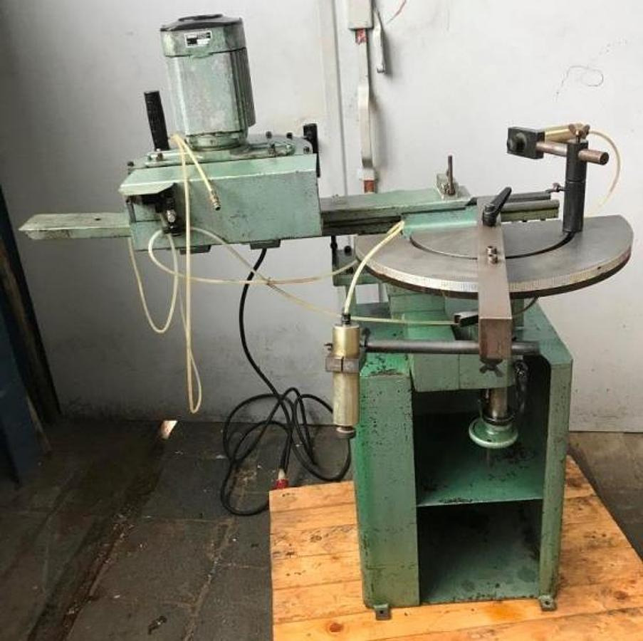 Ausklinkfräse GRAULE - أداة الماكينة: صورة 1 Ausklinkfräse GRAULE - أداة الماكينة: صورة 1