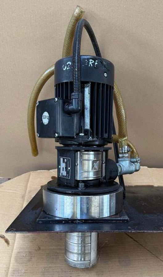 Kühlmittelpumpe GRUNDFOS - مضخة المبرد: صورة 1 Kühlmittelpumpe GRUNDFOS - مضخة المبرد: صورة 1