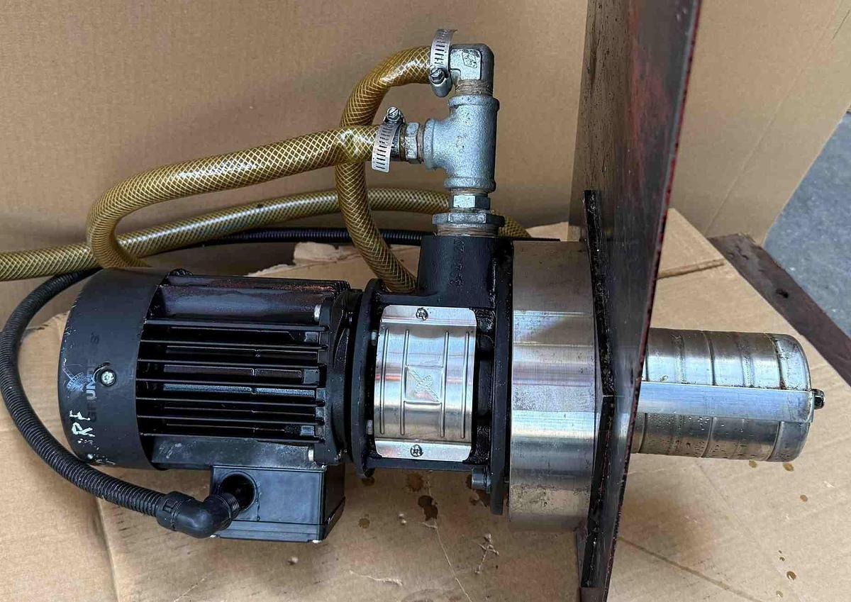 Kühlmittelpumpe GRUNDFOS - مضخة المبرد: صورة 2 Kühlmittelpumpe GRUNDFOS - مضخة المبرد: صورة 2
