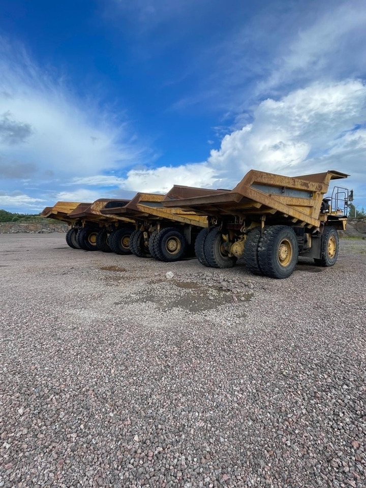 Komatsu HD 465-7E0, HD 405-7, HD 405-6, total 4 pcs - شاحنة قلابة صلبة/ شاحنة صخور: صورة 2 Komatsu HD 465-7E0, HD 405-7, HD 405-6, total 4 pcs - شاحنة قلابة صلبة/ شاحنة صخور: صورة 2