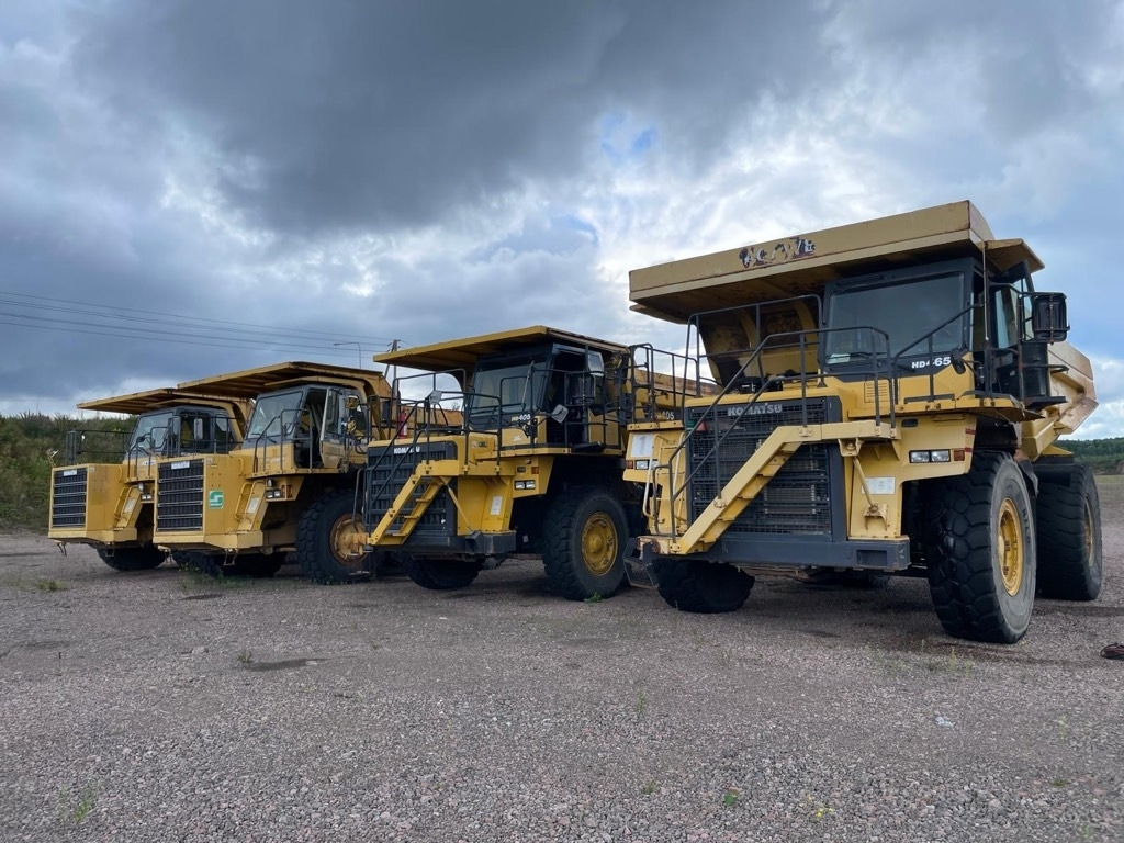 Komatsu HD 465-7E0, HD 405-7, HD 405-6, total 4 pcs - شاحنة قلابة صلبة/ شاحنة صخور: صورة 1 Komatsu HD 465-7E0, HD 405-7, HD 405-6, total 4 pcs - شاحنة قلابة صلبة/ شاحنة صخور: صورة 1