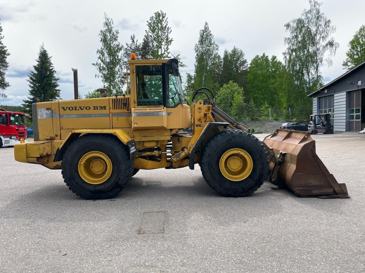 Volvo L120B - اللودر بعجل: صورة 4 Volvo L120B - اللودر بعجل: صورة 4