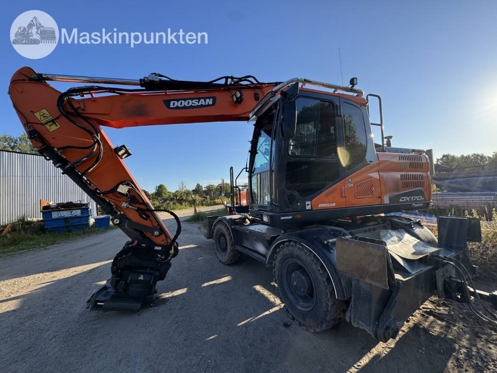 Doosan DX 170 W-5 + Tippvagn + Redskap - حفار ذو عجلات: صورة 2 Doosan DX 170 W-5 + Tippvagn + Redskap - حفار ذو عجلات: صورة 2