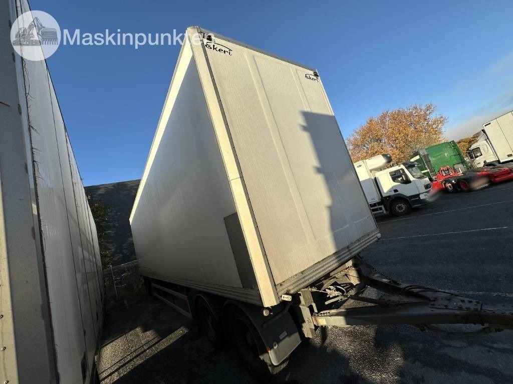 Ekeri L/L-4 Skåpsläp med öppningsbar sida - مقطورة بصندوق مغلق: صورة 3 Ekeri L/L-4 Skåpsläp med öppningsbar sida - مقطورة بصندوق مغلق: صورة 3