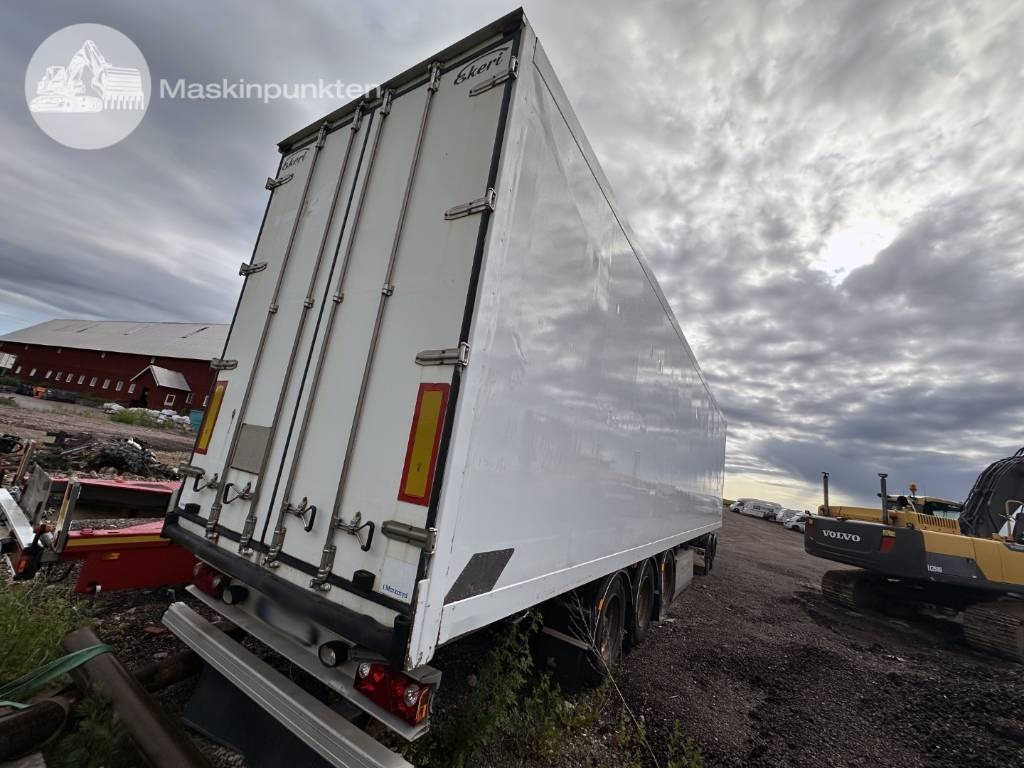 Ekeri T 3 + Krone Dolly - نصف مقطورة بصندوق مغلق: صورة 4 Ekeri T 3 + Krone Dolly - نصف مقطورة بصندوق مغلق: صورة 4