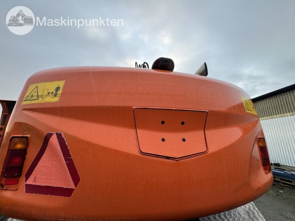 حفار ذو عجلات Hitachi ZX 140 W-3 Med vagn och redskap!: صورة 29 حفار ذو عجلات Hitachi ZX 140 W-3 Med vagn och redskap!: صورة 29