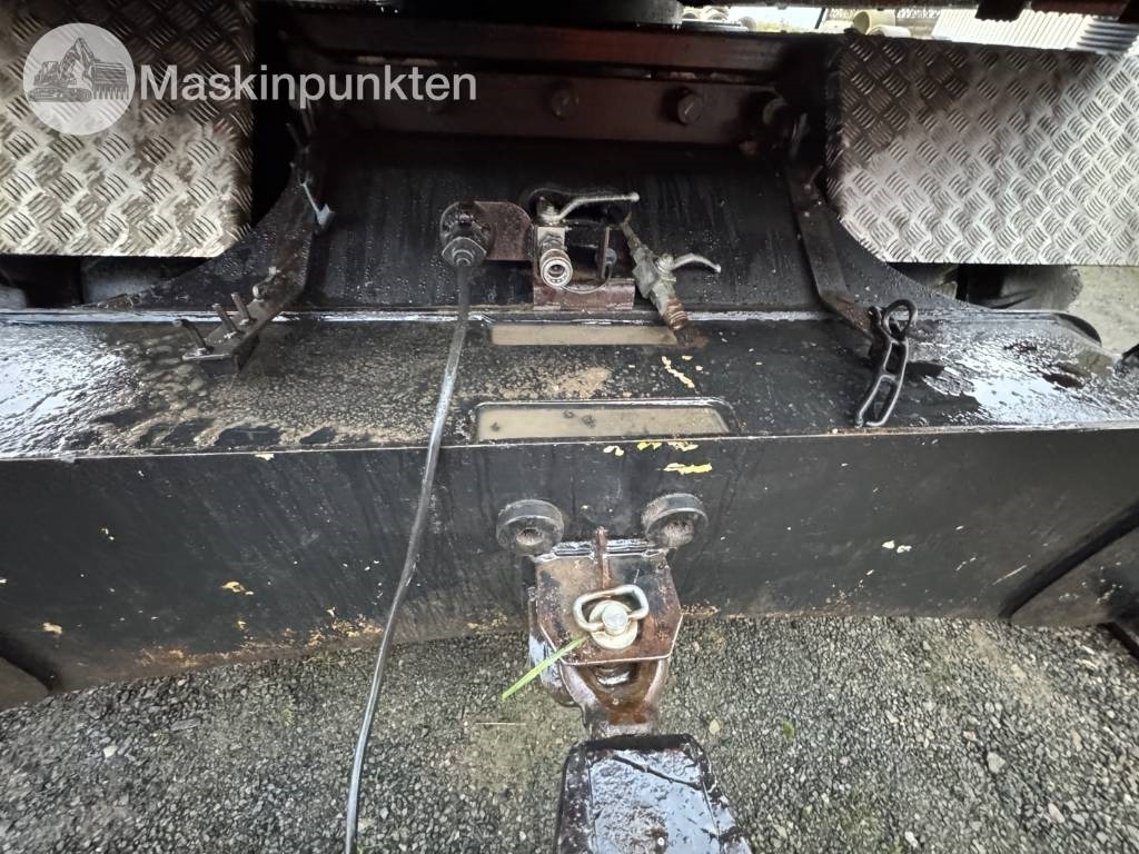 حفار ذو عجلات Hitachi ZX 140 W-3 Med vagn och redskap!: صورة 14 حفار ذو عجلات Hitachi ZX 140 W-3 Med vagn och redskap!: صورة 14