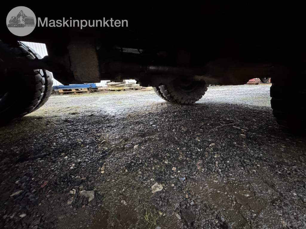 حفار ذو عجلات Hitachi ZX 140 W-3 Med vagn och redskap!: صورة 8 حفار ذو عجلات Hitachi ZX 140 W-3 Med vagn och redskap!: صورة 8