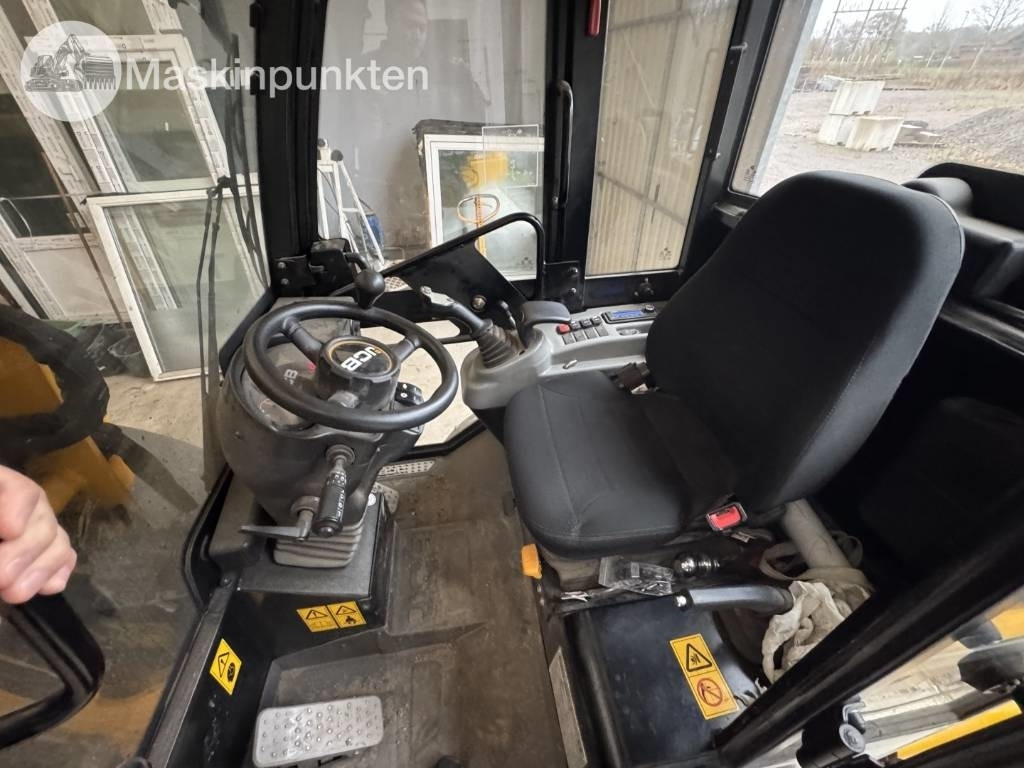 اللودر بعجل JCB 403: صورة 38 اللودر بعجل JCB 403: صورة 38