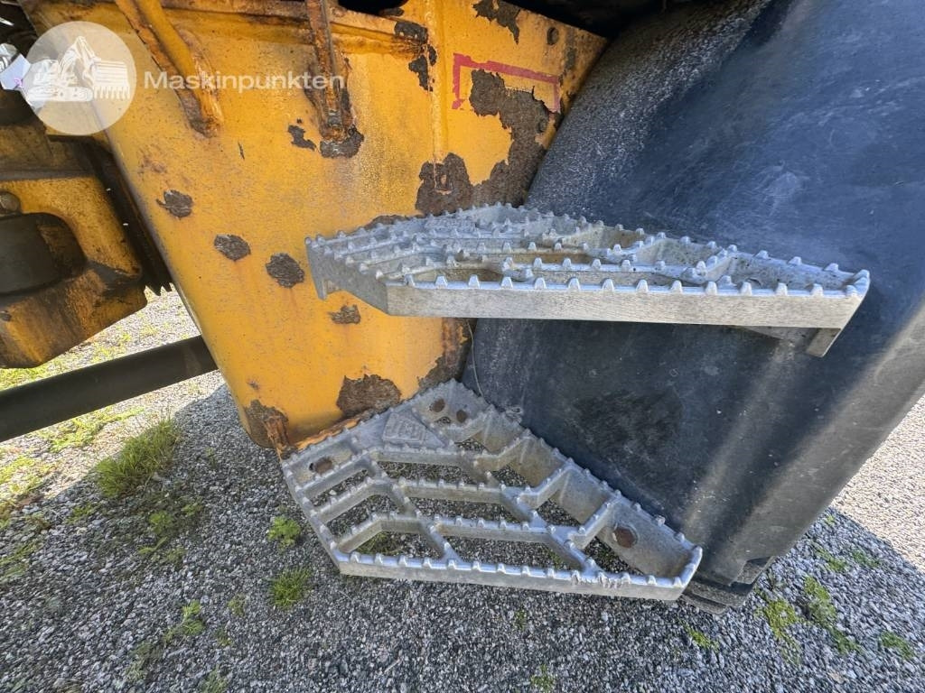 اللودر بعجل JCB 413 K: صورة 17