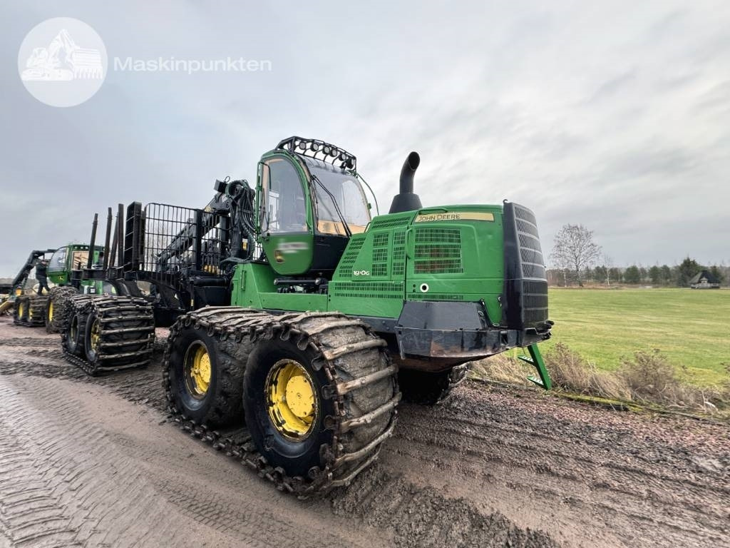 John Deere 1910 G - جرار شحن جذوع أشجار الغابات: صورة 2 John Deere 1910 G - جرار شحن جذوع أشجار الغابات: صورة 2
