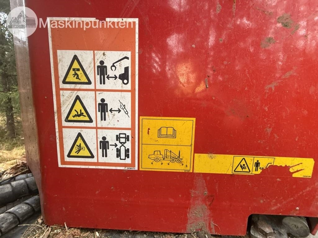 جرار شحن جذوع أشجار الغابات Komatsu 835: صورة 27