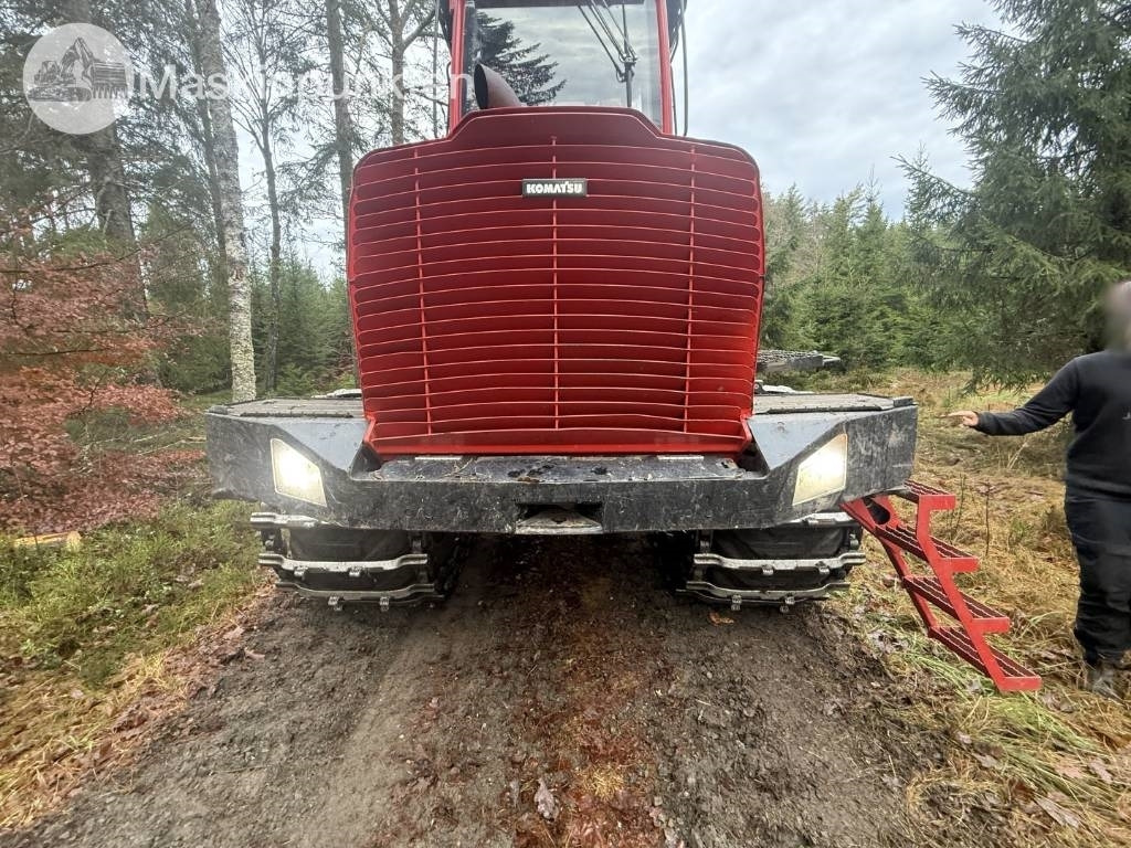 جرار شحن جذوع أشجار الغابات Komatsu 835: صورة 15