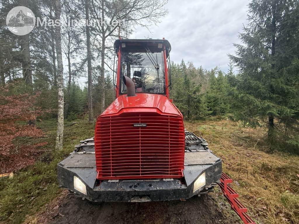 جرار شحن جذوع أشجار الغابات Komatsu 835: صورة 16